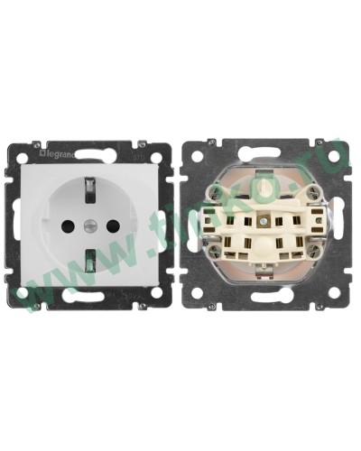 Розетка Valena 2К+3 10/16А, белый (774420). Розетка. LegranD в Люберцах